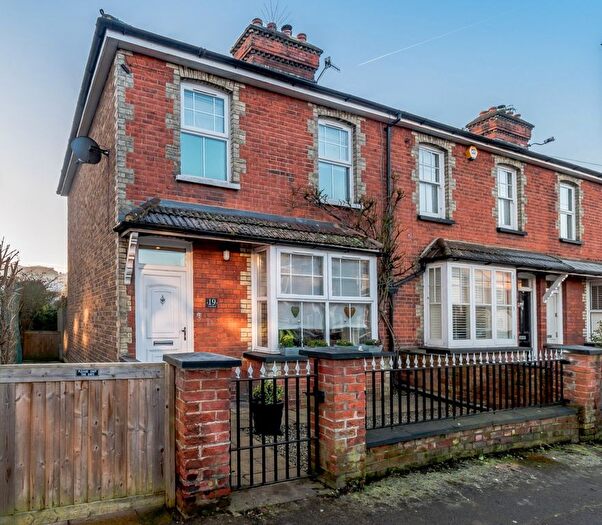 2 Bedroom End Of Terrace House To Rent In Leas Road, Guildford, GU1