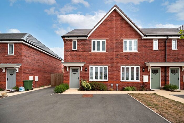 2 Bedroom End Of Terrace House For Sale In Evesham, WR11