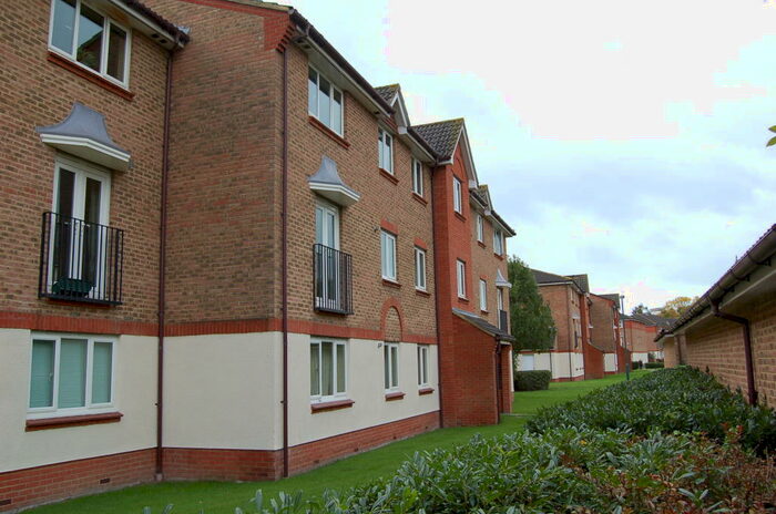 2 Bedroom Flat To Rent In Lindisfarne Gardens, Maidstone, ME16