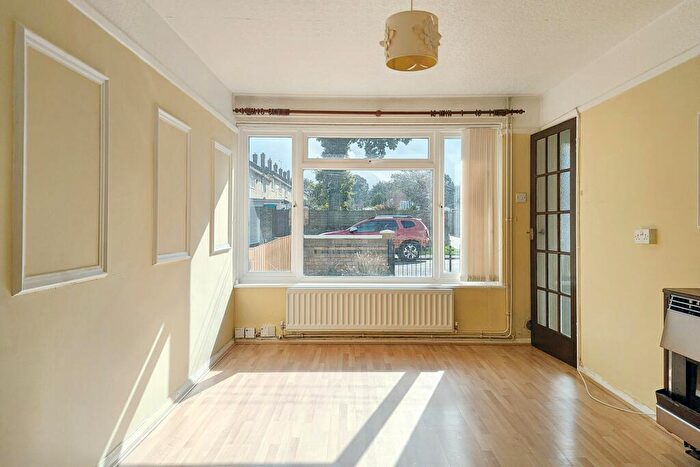 1 Bedroom Bungalow For Sale In Speedwell Avenue, Chatham, Kent, ME5