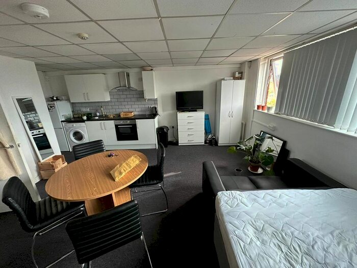 Studio To Rent In Hockley Hill- Studio Including Bills, Birmingham, B18