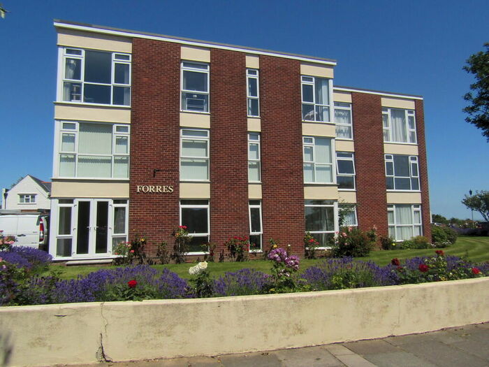 3 Bedroom Flat To Rent In The Esplanade, Frinton-on-Sea, CO13