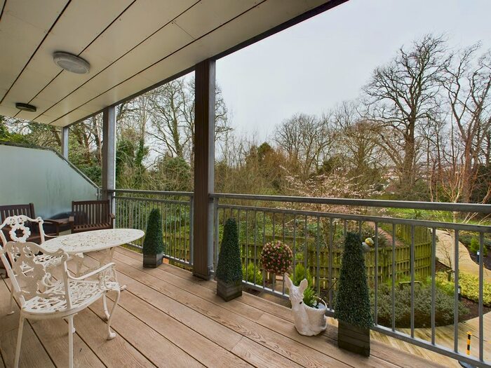 2 Bedroom Flat For Sale In Singer Court, Manor Crescent, Paignton, TQ3