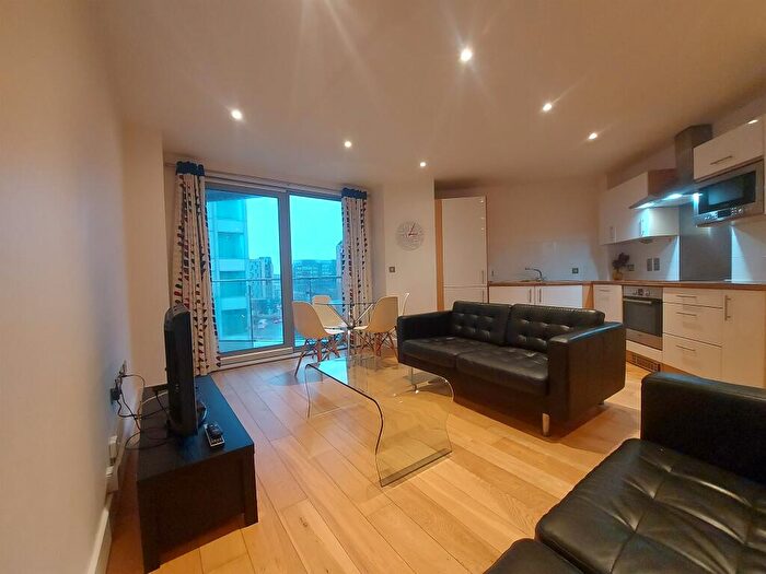 2 Bedroom Apartment For Sale In Bute Terrace, Cardiff, CF10