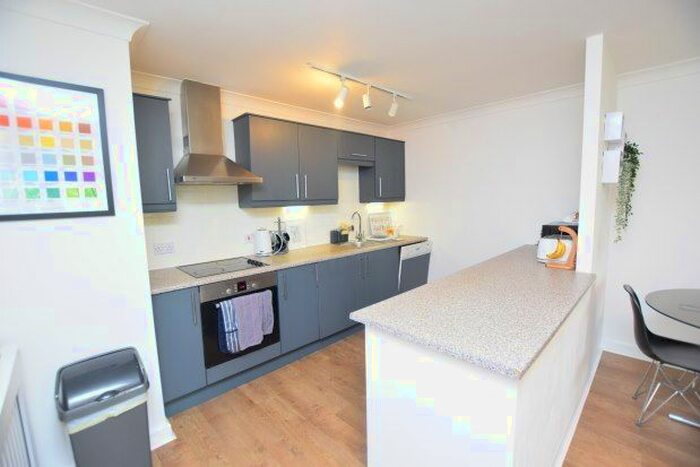 2 Bedroom Flat To Rent In Cracknell, Sheffield, S3