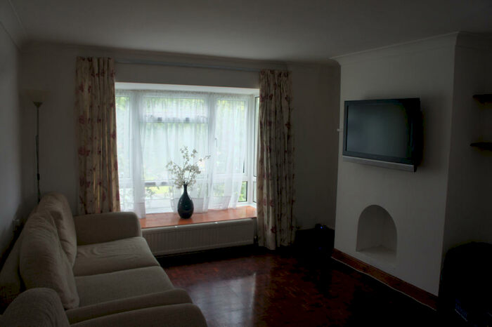 2 Bedroom Flat To Rent In Boswell Road, Tilgate, Crawley, RH10