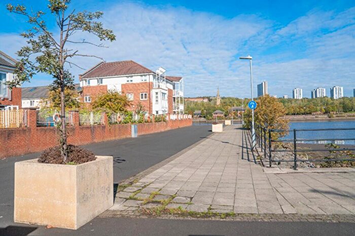 2 Bedroom Apartment For Sale In Grebe Close, Dunston, Gateshead, Tyne And Wear, NE11