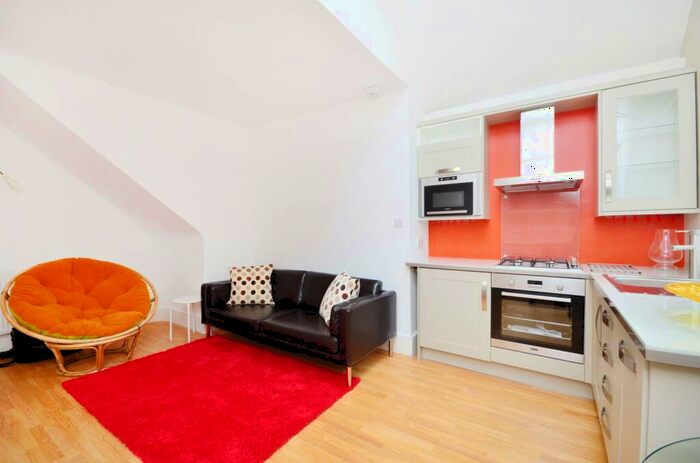 1 Bedroom Flat To Rent In St Pauls Avenue, Willesden, London, NW2