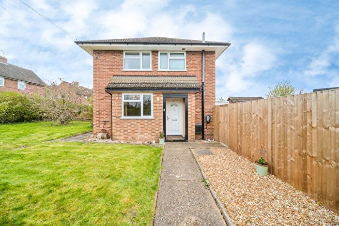 3 Bedroom End Of Terrace House For Sale In Salford Road, Aspley Guise, Milton Keynes, MK17
