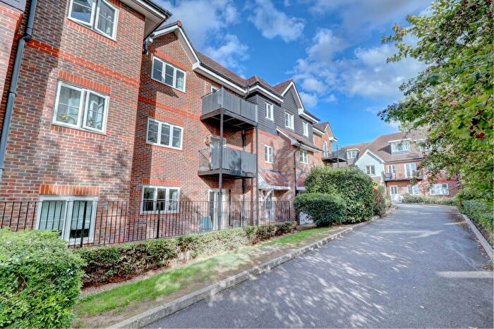 2 Bedroom Apartment To Rent In Freer Crescent, High Wycombe, Buckinghamshire, HP13