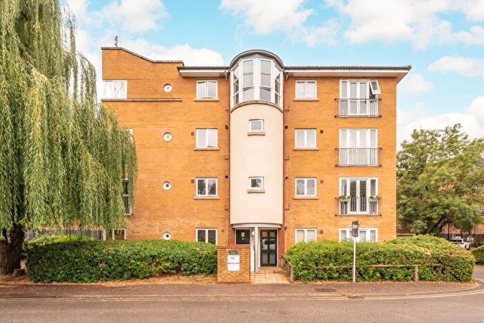 2 Bedroom Flat For Sale In Shalbourne Square, Hackney Wick, E9