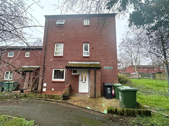 4 Bedroom House To Rent In Sandhurst Close, Redditch, B98