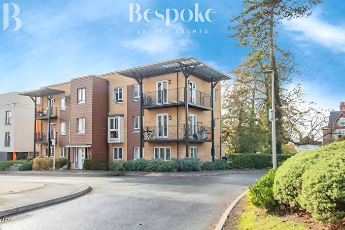 2 Bedroom Flat For Sale In Whitley Rise, Reading, RG2