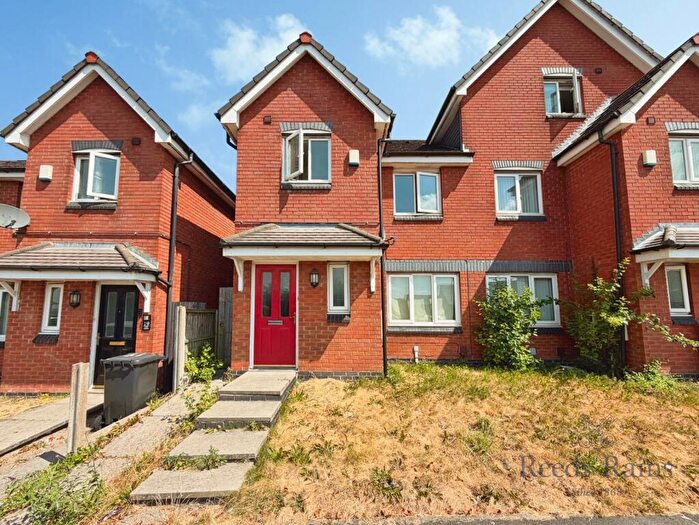 3 Bedroom Semi-Detached House For Sale In Park Street, Stoke-on-Trent, Staffordshire, ST4