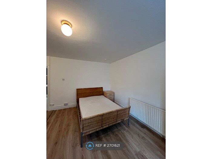 Studio To Rent In Park Road, Loughborough, LE11
