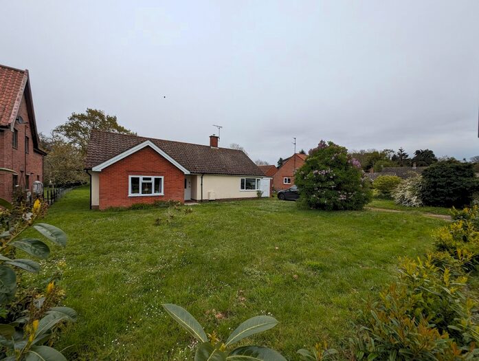 3 Bedroom Detached Bungalow To Rent In High Street, Yoxford, Saxmundham, IP17