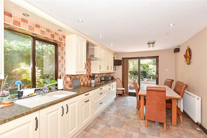 3 Bedroom Chalet For Sale In Hillside Road, Minster-On-Sea, Sheerness, Kent, ME12