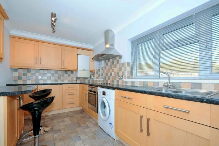 2 Bedroom Flat To Rent In Virginia Water, Surrey, GU25