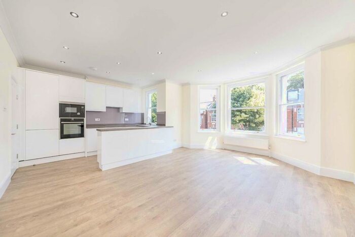 2 Bedroom Flat To Rent In Muswell Road, London, N10