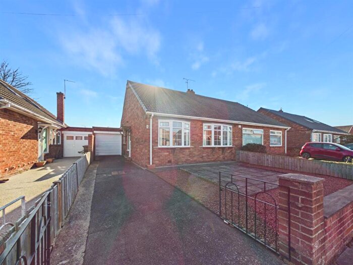 2 Bedroom Bungalow For Sale In Mount Close, Whitley Bay, NE25