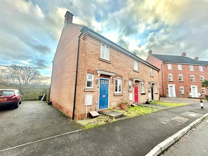 2 Bedroom End Of Terrace House To Rent In Longacres, Brackla, Bridgend, CF31