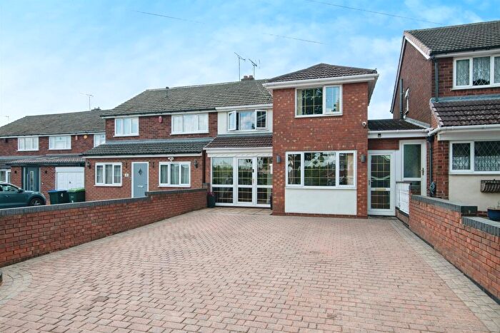 4 Bedroom Semi-Detached House For Sale In Stanton Road, Birmingham, B43