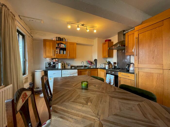 2 Bedroom Flat To Rent In Brookbridge Court, Derby, DE1