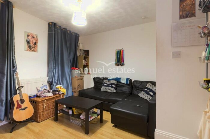 1 Bedroom Flat To Rent In Balham High Road, Balham, SW12