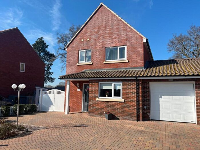 3 Bedroom Detached House For Sale In The Oaks, Great Oakley, Harwich, CO12