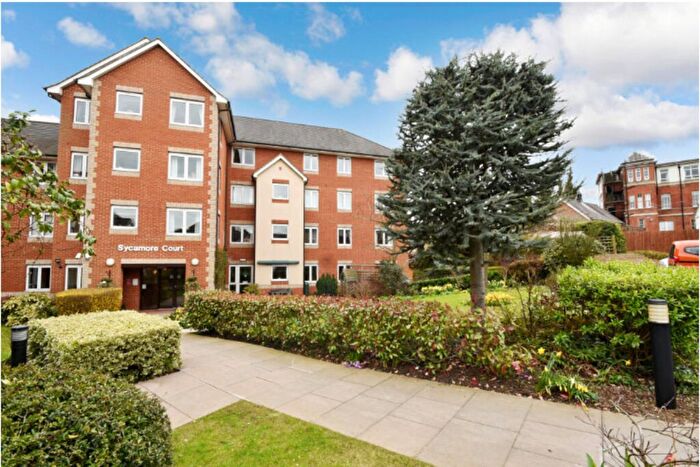 2 Bedroom Flat For Sale In Willow Road, Aylesbury, HP19