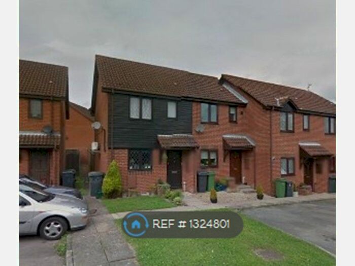 2 Bedroom Terraced House To Rent In Wights Walk, Basingstoke RG22