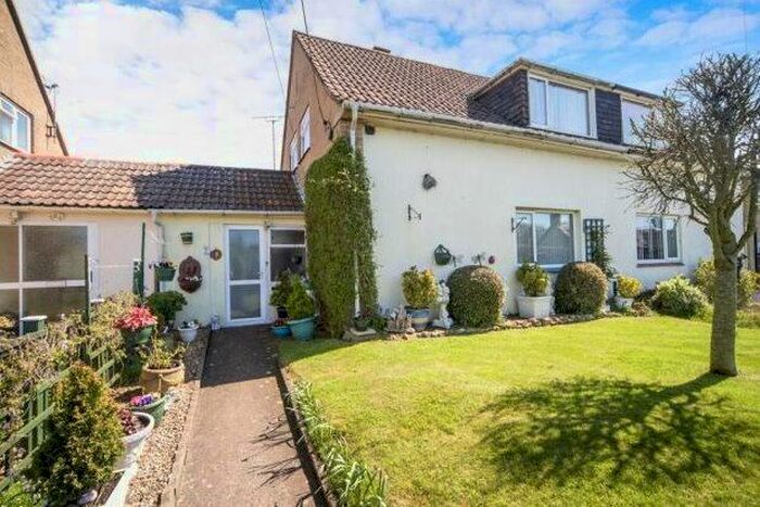 2 Bedroom Property To Rent In Station Road, Crewkerne, TA18