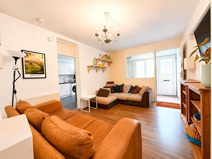 5 Bedroom Flat For Sale In Rainsborough Avenue, London, SE8