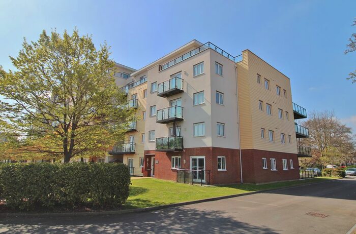 2 Bedroom Flat For Sale In Gisors Road, Southsea, PO4
