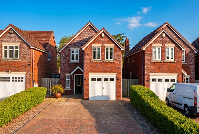 3 Bedroom Detached House For Sale In Heath Drive, Shirley, B90