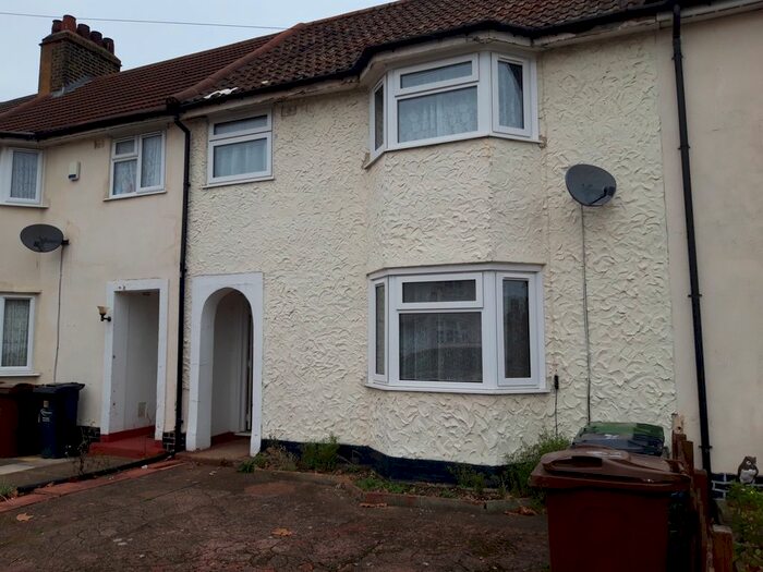 3 Bedroom Terraced House To Rent In Meadow Road, Barking, IG11