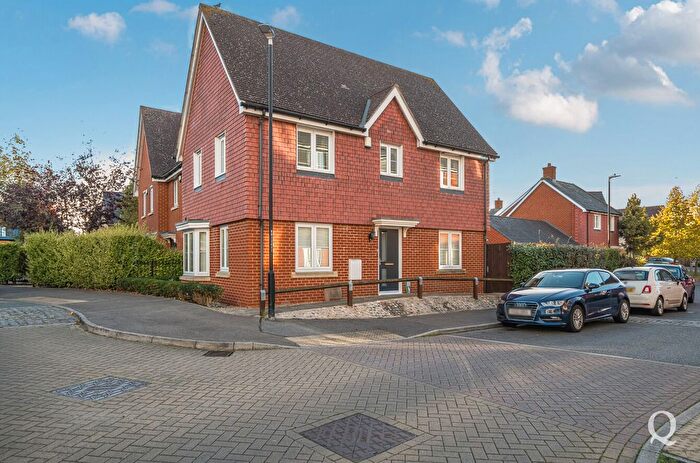 3 Bedroom End Terrace House For Sale In Primrose Avenue, Sittingbourne, Kent, ME10