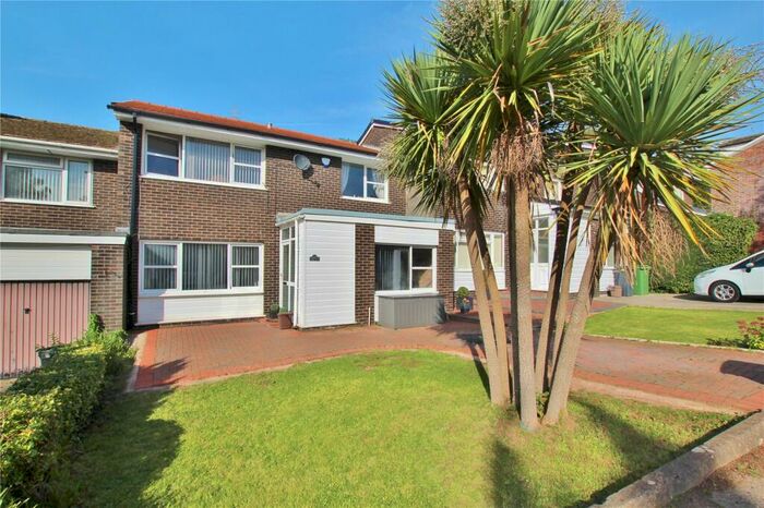3 Bedroom Terraced House For Sale In Farm Drive, Cyncoed, Cardiff, CF23