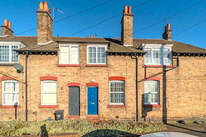 2 Bedroom Terraced House To Rent In Pump Alley, Brentford, TW8