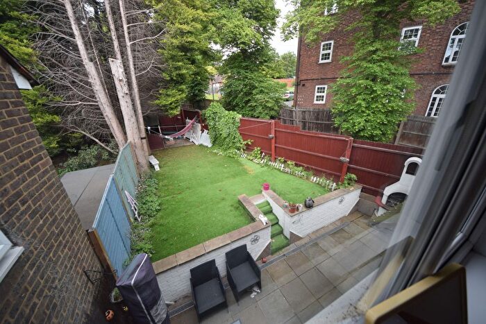 3 Bedroom Semi-Detached House To Rent In Aylmer Road, East East Finchley, N2