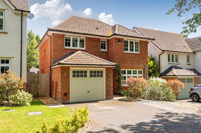 4 Bedroom Detached House For Sale In The Avenue, Wilton, SP2