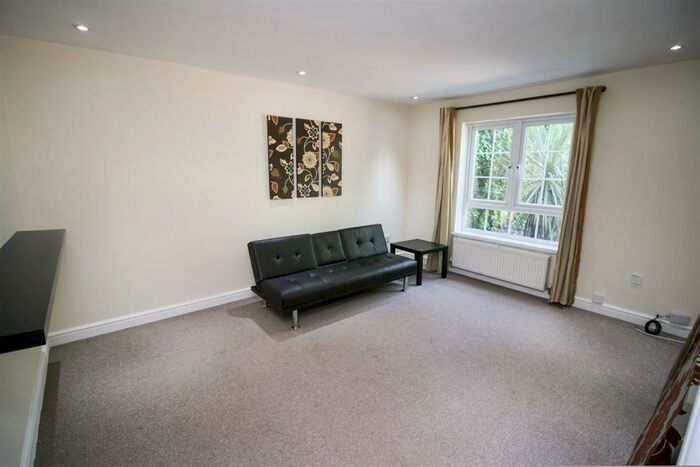 3 Bedroom Terraced House To Rent In Cley Close, Edgbaston, B5