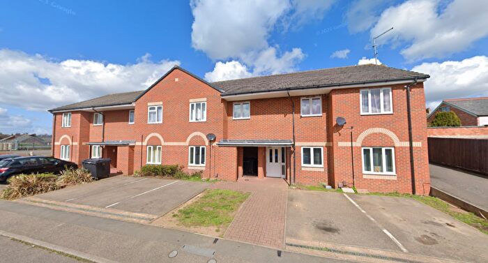 1 Bedroom Flat To Rent In Ponds Close, NN9