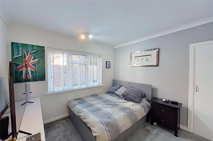 3 Bedroom Flat To Rent In Enfield Court, Gratwicke Road, Worthing, West Sussex, BN11