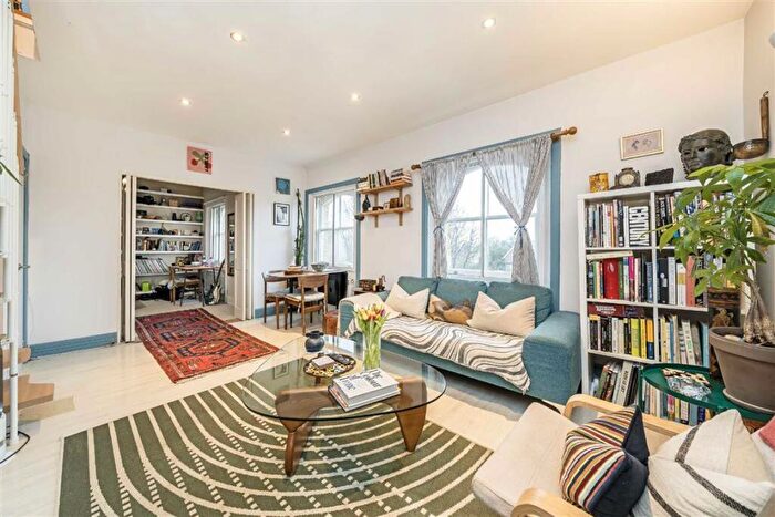 1 Bedroom Flat For Sale In Thurlow Park Road, Dulwich, SE21