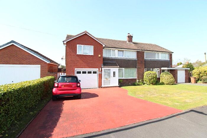 5 Bedroom Semi Detached House For Sale In Matterdale Road, Leyland, Lancashire, PR25