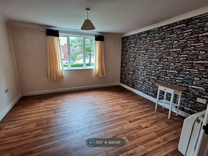 2 Bedroom Flat To Rent In Plough Close, Daventry, NN11