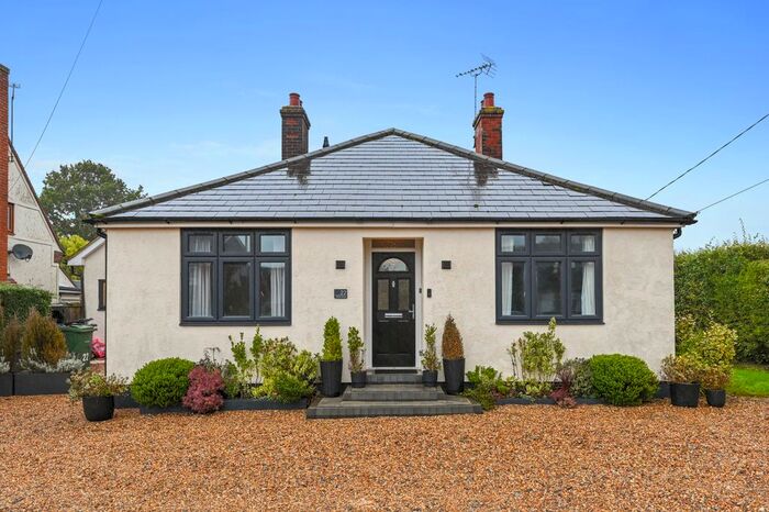 4 Bedroom Chalet For Sale In Brook Road, Tolleshunt Knights, Maldon, CM9