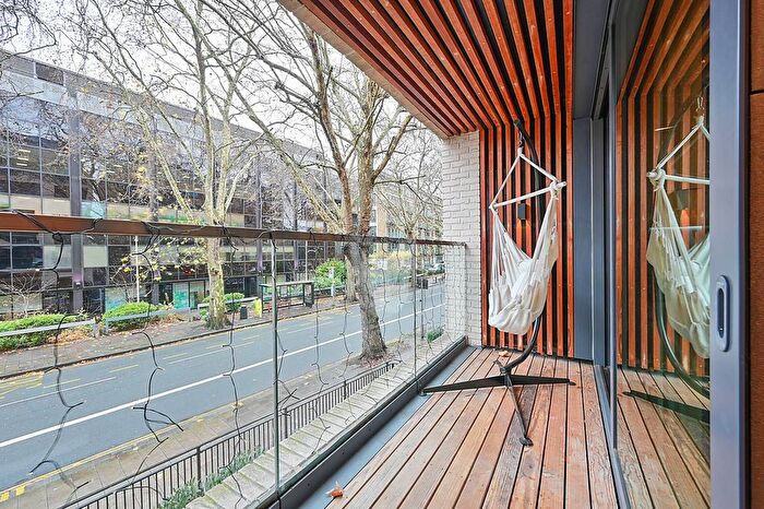 3 Bedroom Flat For Sale In Chiswick High Road, Chiswick, London, W4