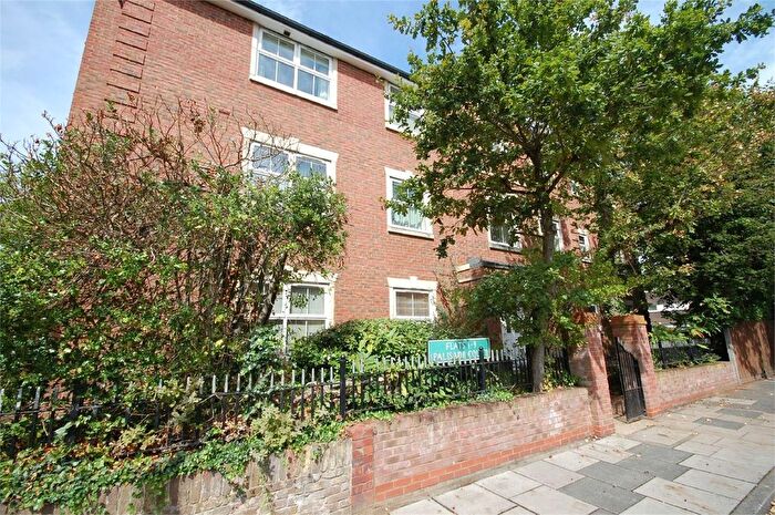 2 Bedroom Flat For Sale In Palisade Court, Oaklands Road, Bromley, BR1